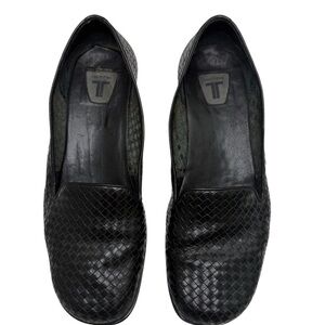 TROTTERS Weave Style Heeled Black Leather Loafers Size 9.5